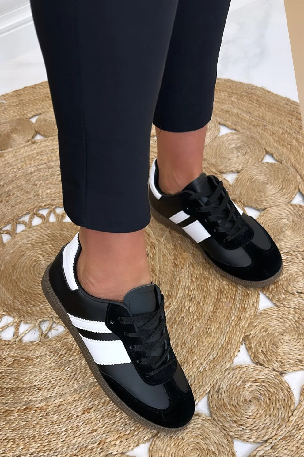 BLACK WHITE FLAT LACE UP SNEAKERS TRAINERS